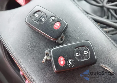 2012 Toyota Prius Plug-In Advanced из США, поврежденный, VIN JTDKN3DP7C3010305